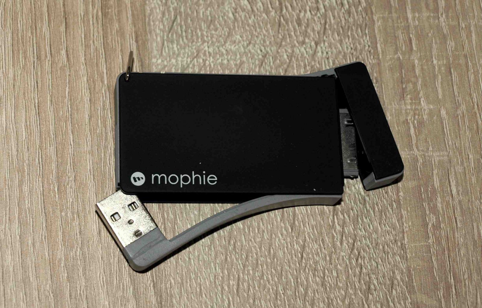 Recenzja Mophie JuicePack Reserved – podręczny defibrylator iPhone’a