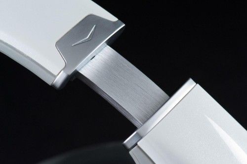 Klipsch-Status-headphones-exterior-hinge