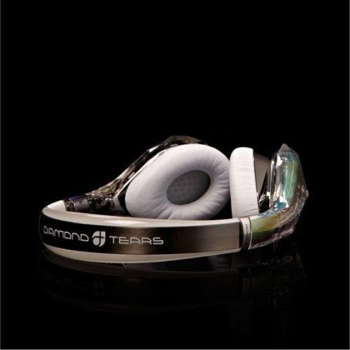 monster-diamond-tears-edge-headphones-04-570x570
