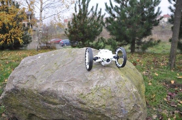 Recenzja Parrot Jumping Sumo w AppleMobile.pl 2