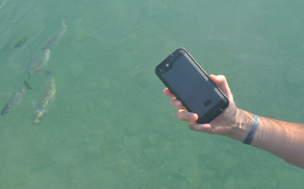 Recenzja Lifeproof Fre Power w AppleMobile.pl z zewnatrz 10