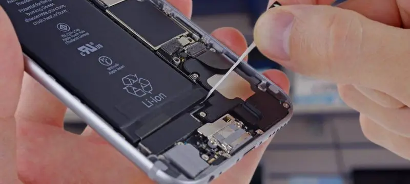 Ile kosztuje wymiana baterii w iPhone Szczecin Serwis Apple APPLEMOBILE.PL Wojska Polskiego 50 telefon 500 132 200