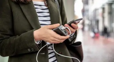 PS-PD_Woman-green-jacket_2000px