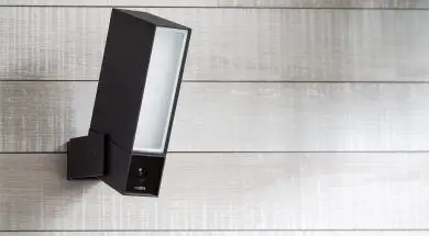 camera-hd-mur-bois-rvb