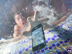 telefon wpadł do wody jak naprawić