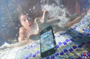 telefon wpadł do wody jak naprawić