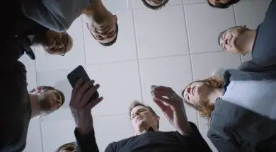 Różnorodność przedstawiona na filmach z pracownikami firmy Apple