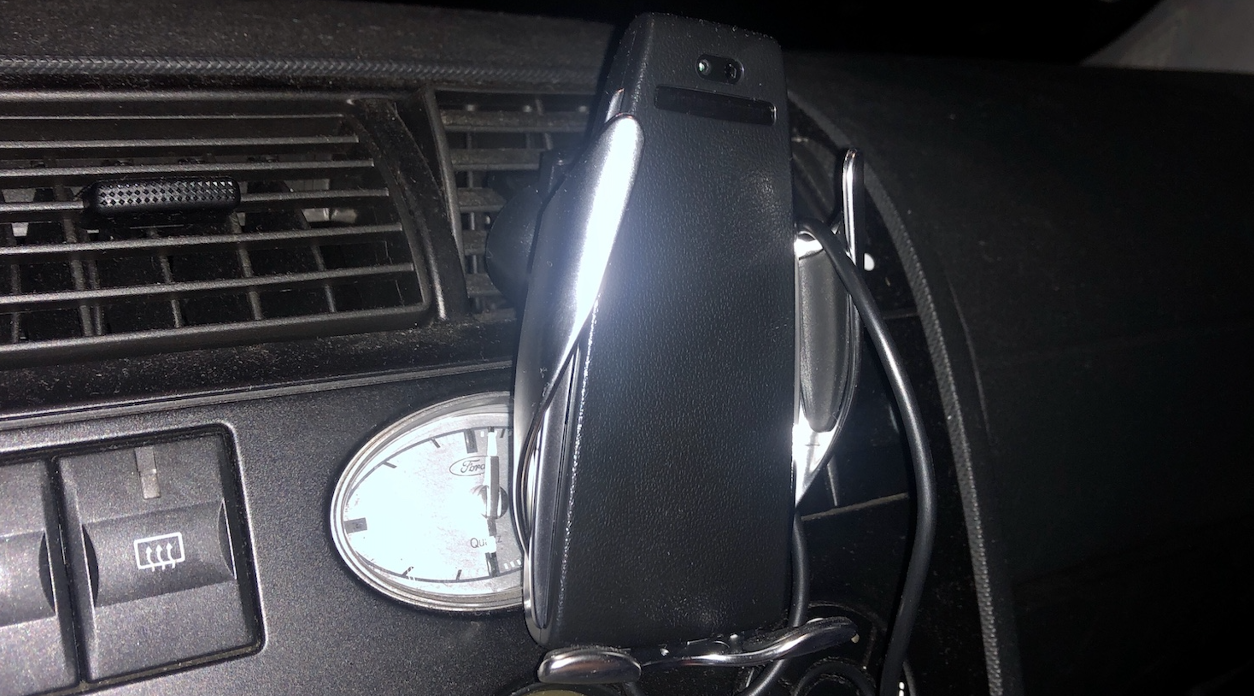 Recenzja grawitacyjnego smart uchwytu na iPhone