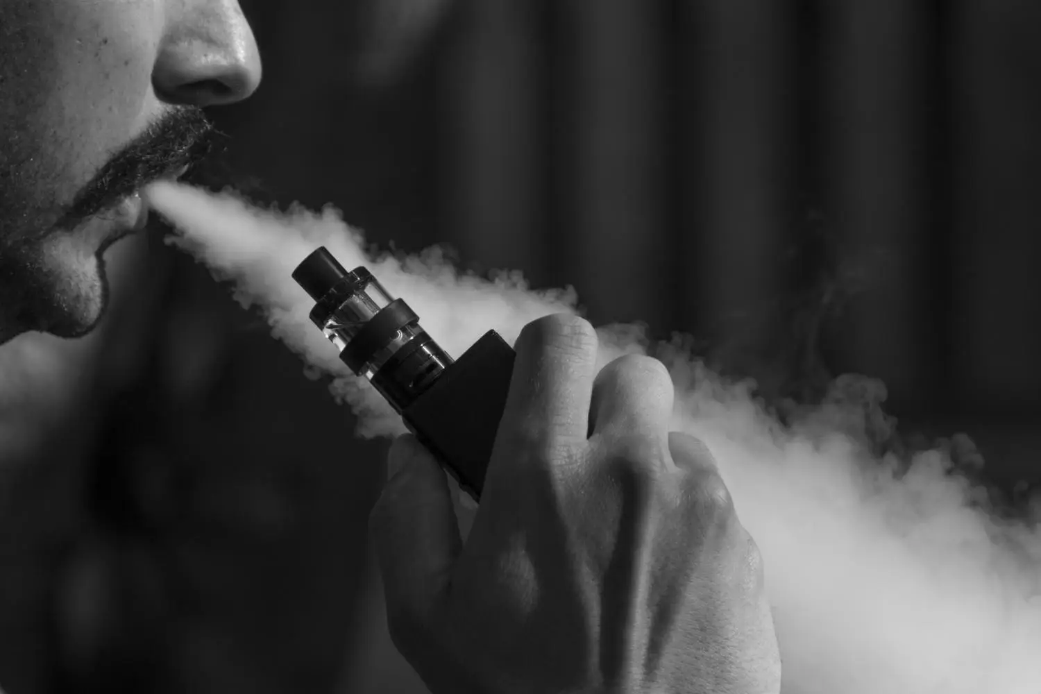 Vaping_LindsayFox_Flickr