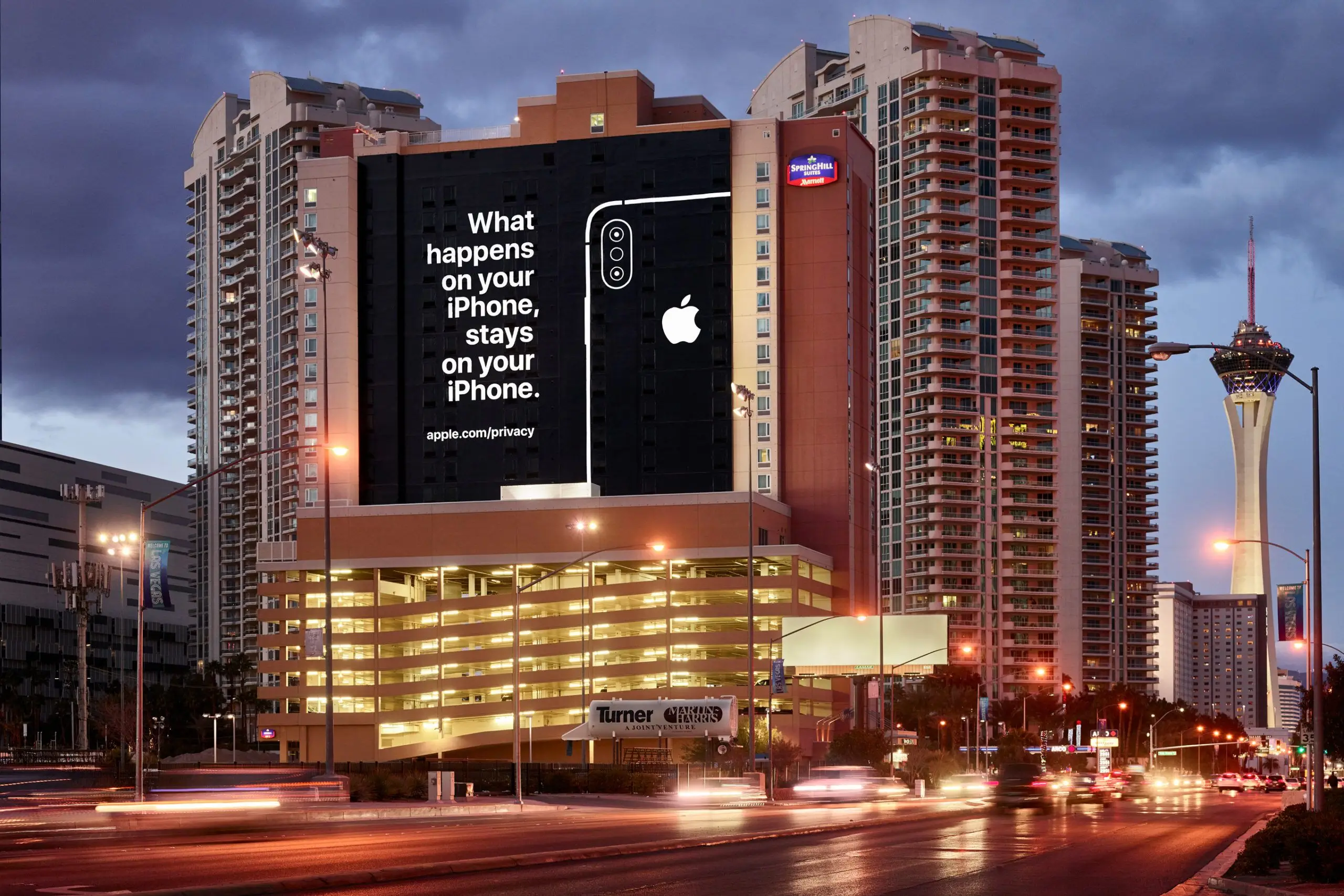 Apple_CES-Billboard_3x2
