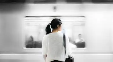 train-station-863337_1280