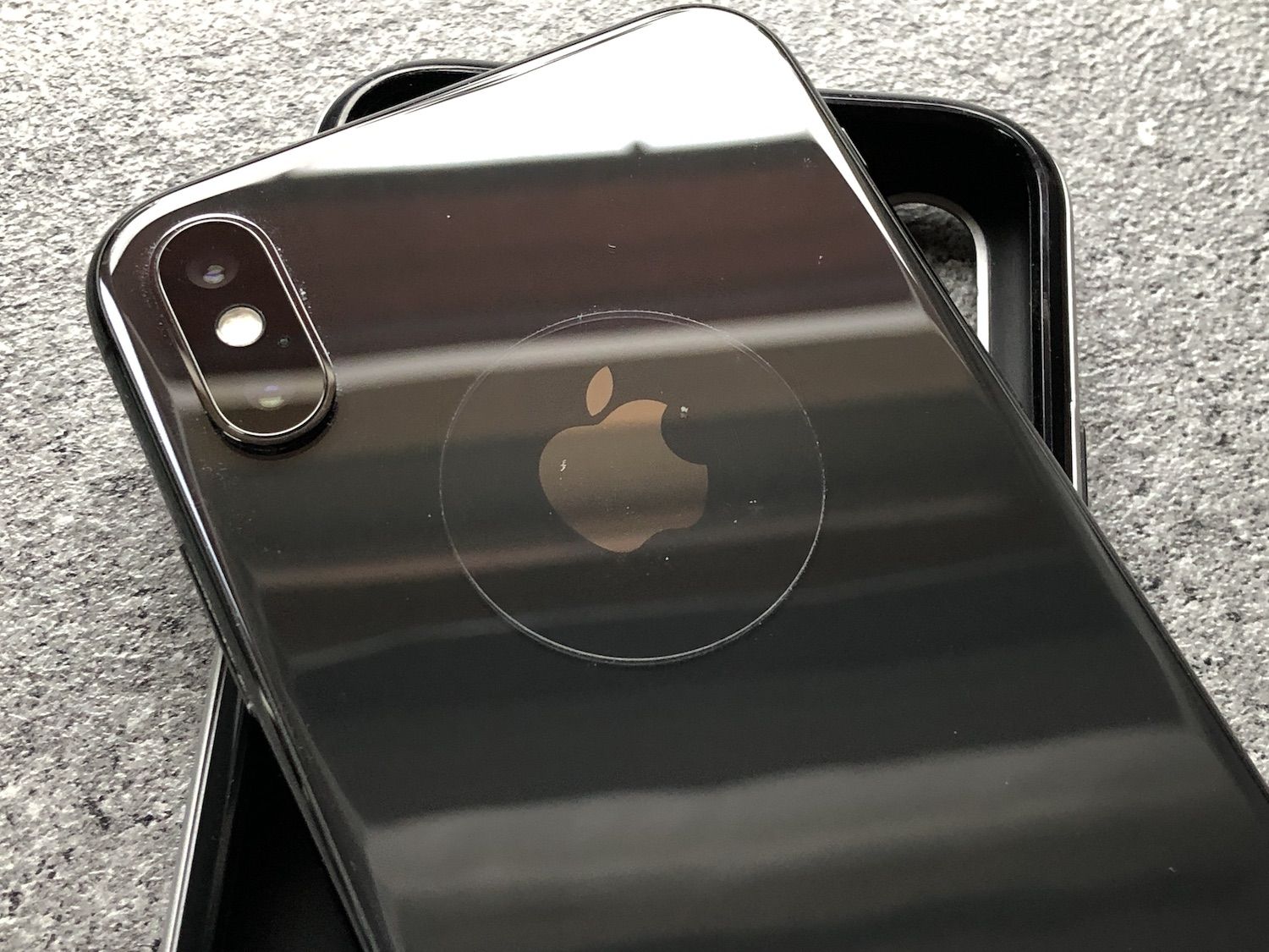 Recenzja Case Spigen Classic One 10th Aniversary