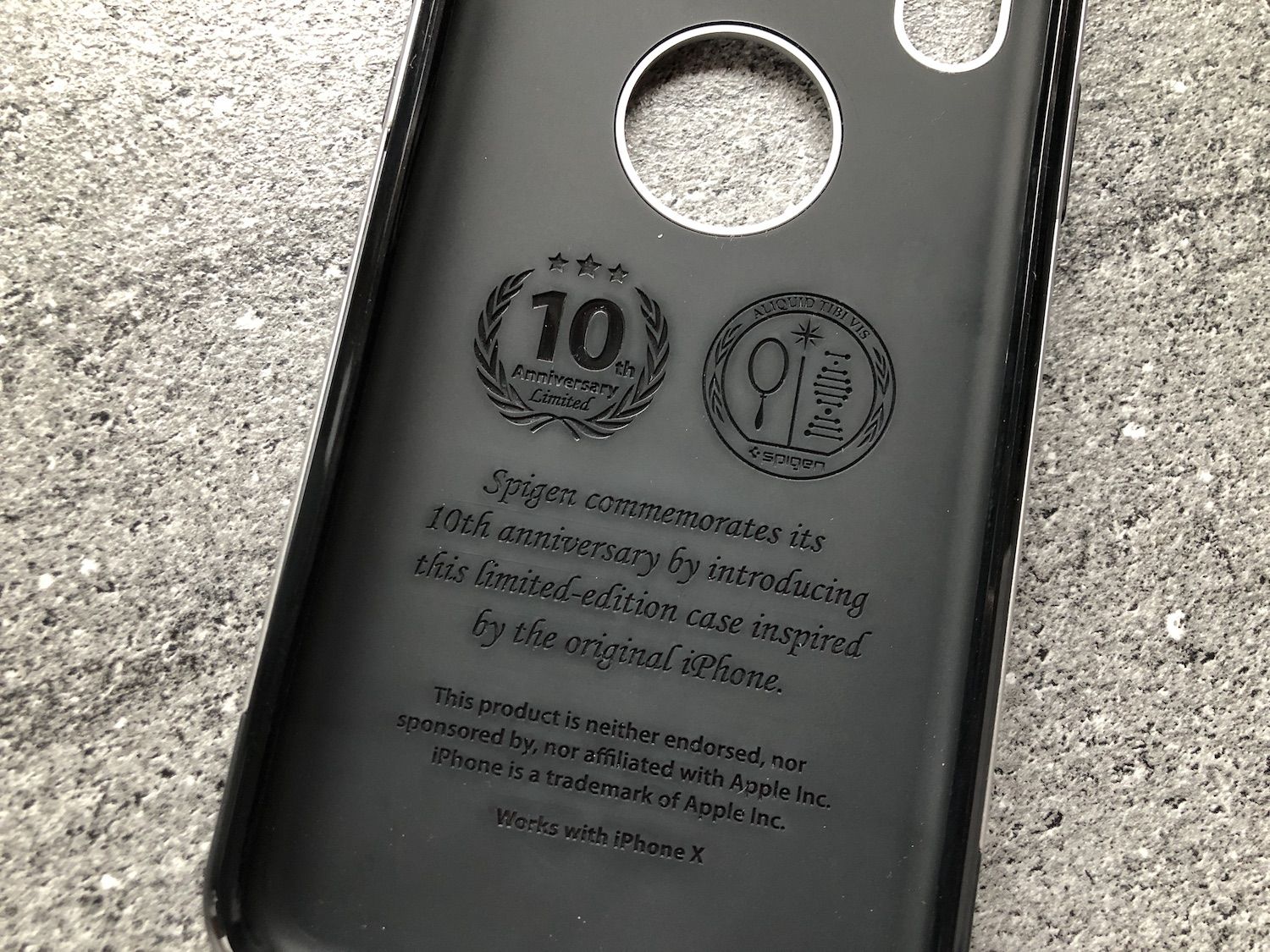 Recenzja Case Spigen Classic One 10th Aniversary