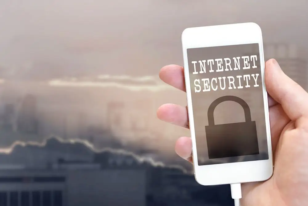 Bezpieczny iPhone w internecie
