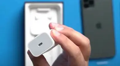 iPhone 12 ma nie posiadać w pudełku zasilacza oraz słuchawek