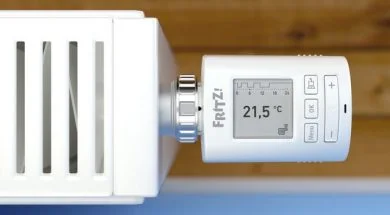 AVM_FRITZDECT_301_zamontowany_na_kaloryferze_rzut_z gory Male