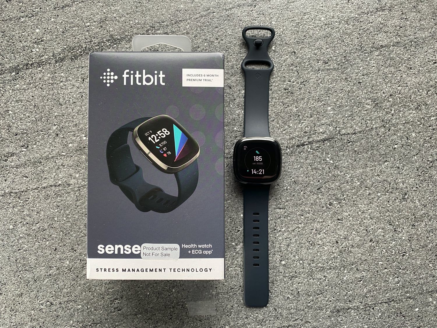 Zawartość zestawu sprzedażowego Fitbit Sense