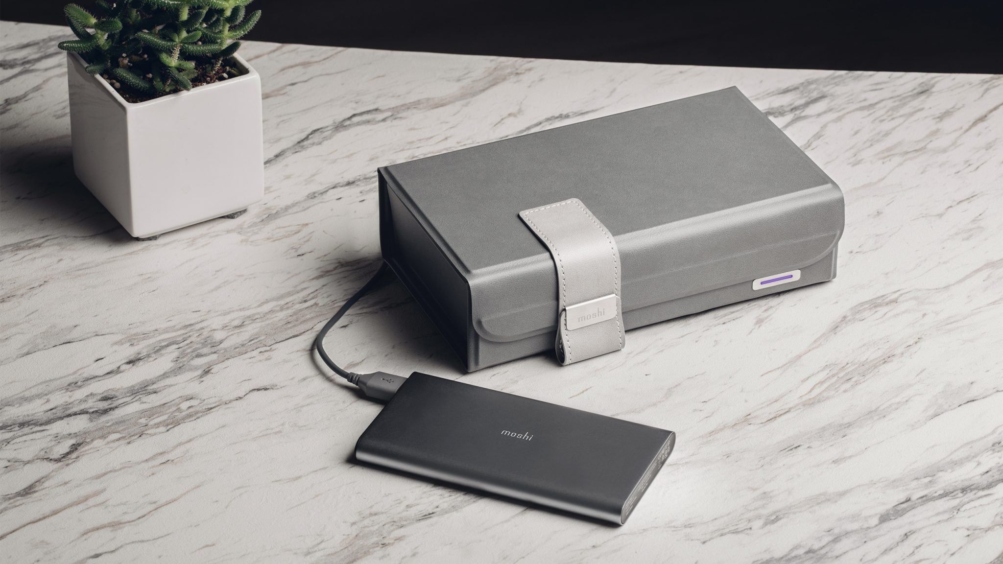 Recenzja Moshi Deep Purple UV Sanitizer – wysokiej jakości przenośny sterylizer UV