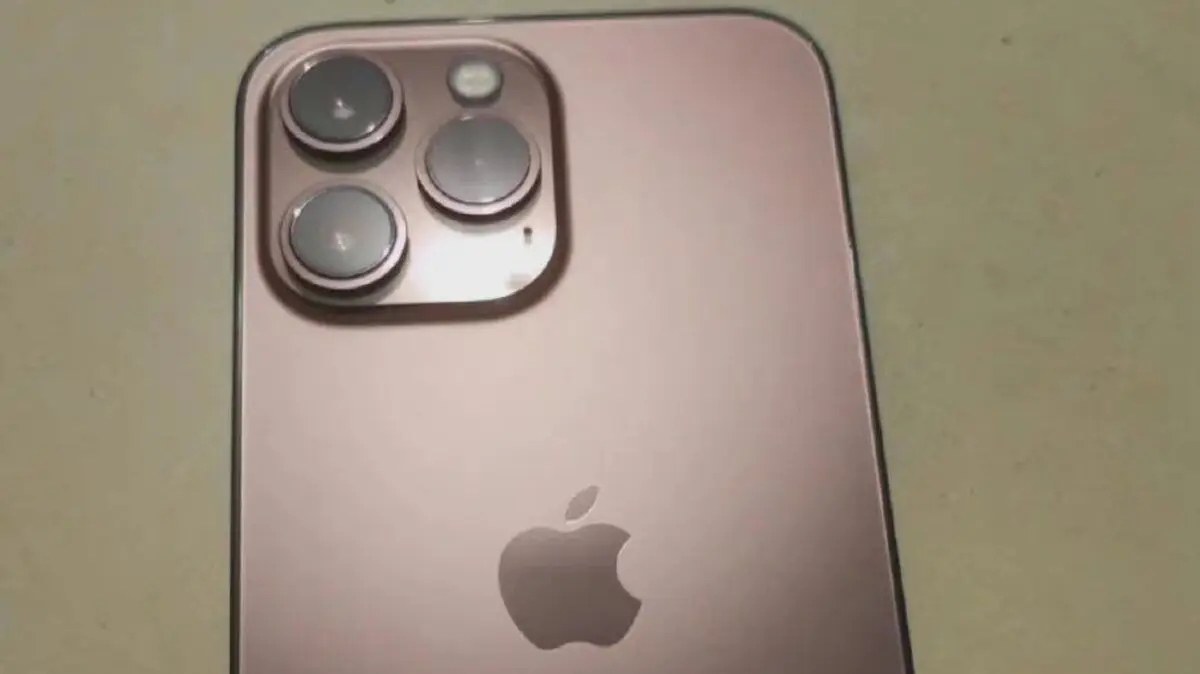 Zdjęcia przedstawiające iPhone’a 13 Pro w nowym kolorze