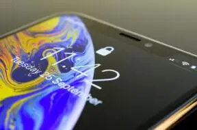 Więcej firmy chce dostarczać ekrany OLED dla firmy Apple