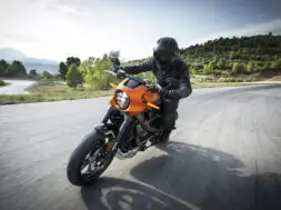 Mio-MiVue-M40-kamera-tylna