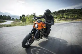 Mio-MiVue-M40-kamera-tylna