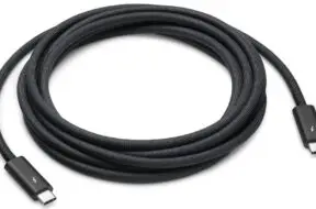 Dostępny w sklepie internetowym Apple 3 m przewód Pro Thunderbolt 4