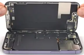 Serwisy mogą wymieniać uszkodzone części w tegorocznych iPhone’ach