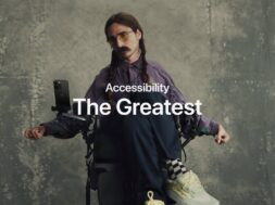 Dostępna reklama promująca urządzenia Apple w temacie dostępności