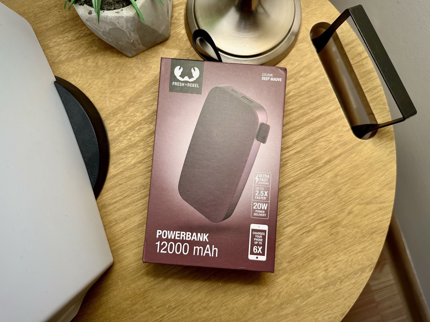 Fresh 'n Rebel 12000 mAh