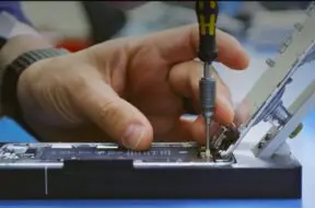 Od marca droższa wymiana baterii w iPhone’ach, iPadach i MacBookach