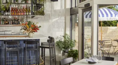 SonosPro_Lifestyle Shot_Restaurant 2