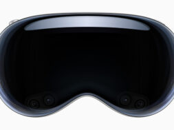 Apple-WWCD23-Vision-Pro-glass-230605.jpg.og