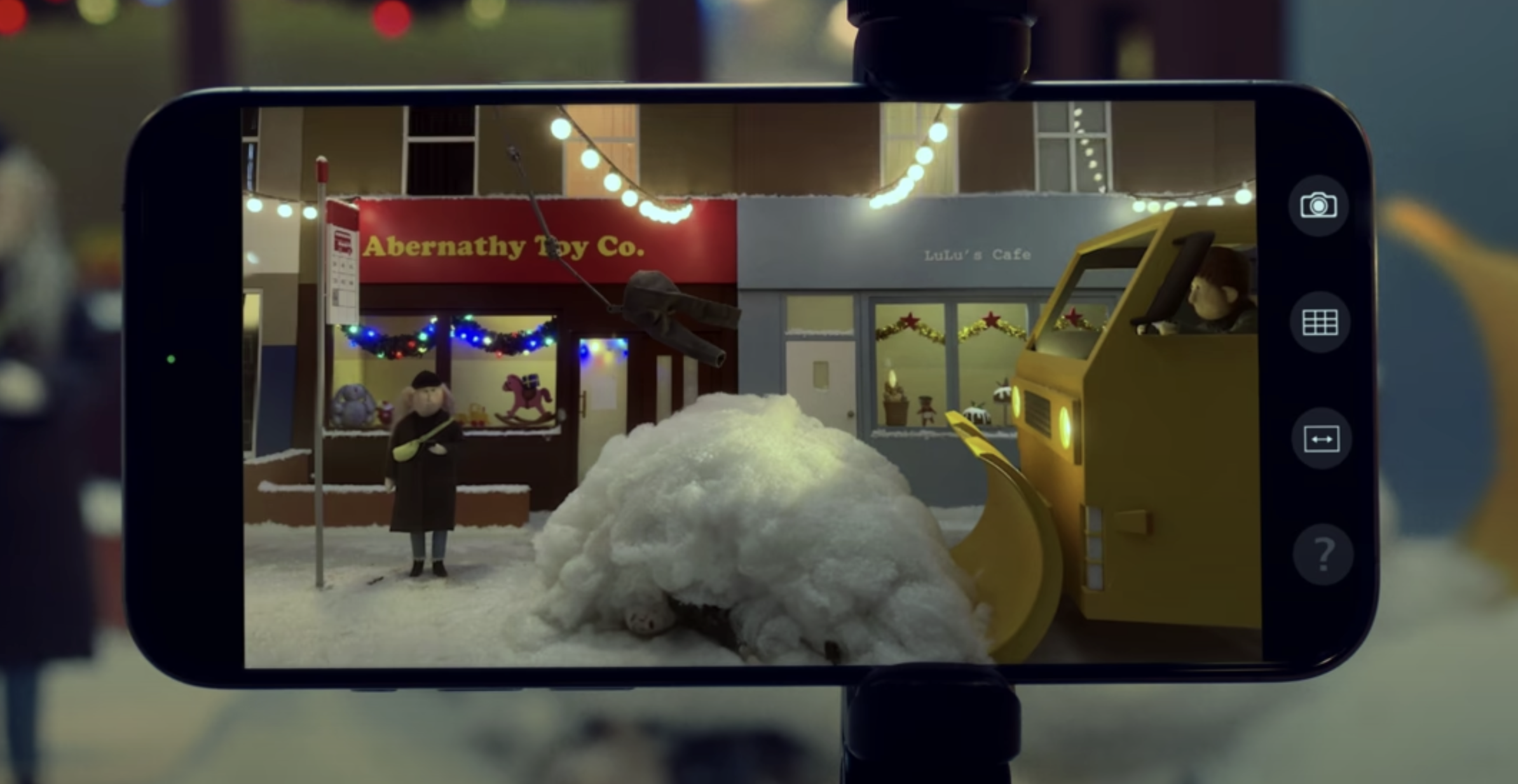 Apple udostępnia na YouTube świąteczną reklamę „Fuzzy Feelings”