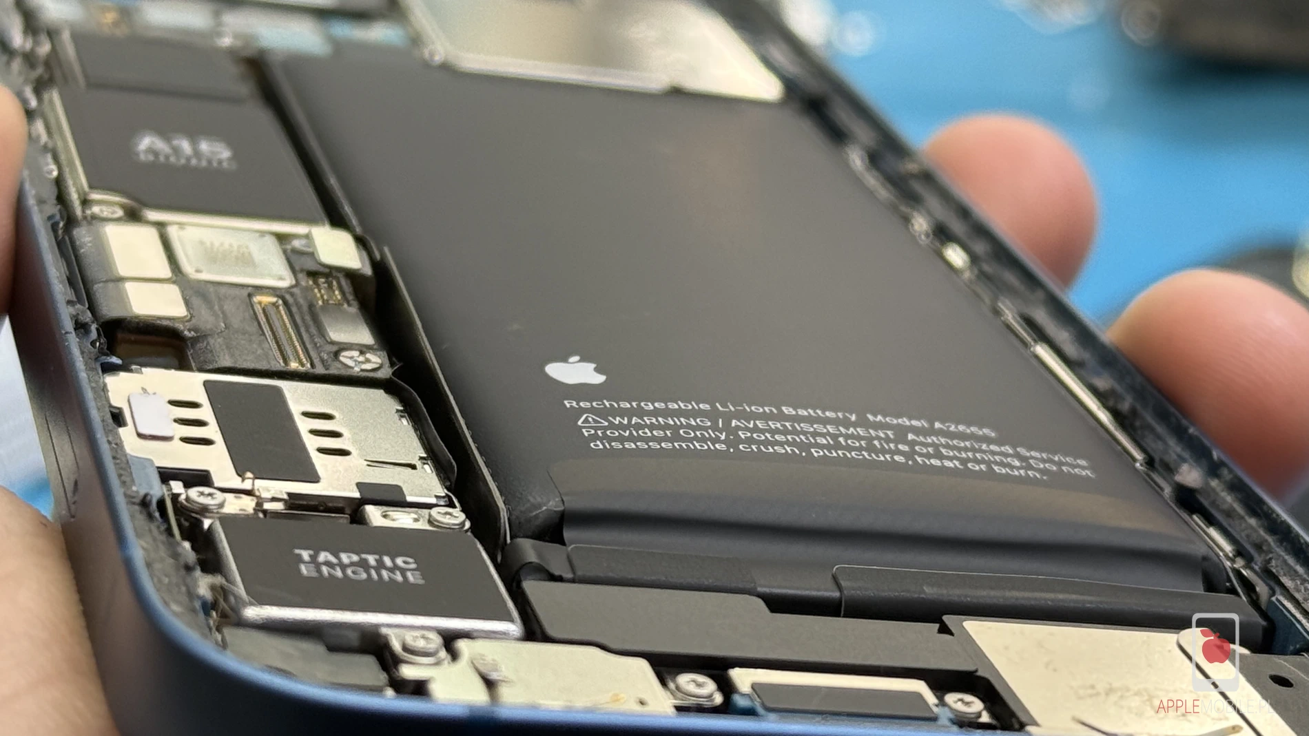 zużyta bateria iPhone 14 spuchła