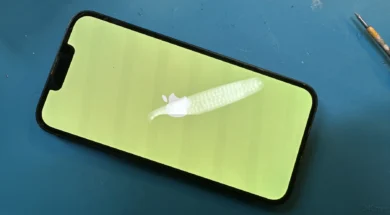 ekran iPhone świeci na żółto, ekran iPhone świeci na zielono, ekran iPhone nie działa prawidłowo
