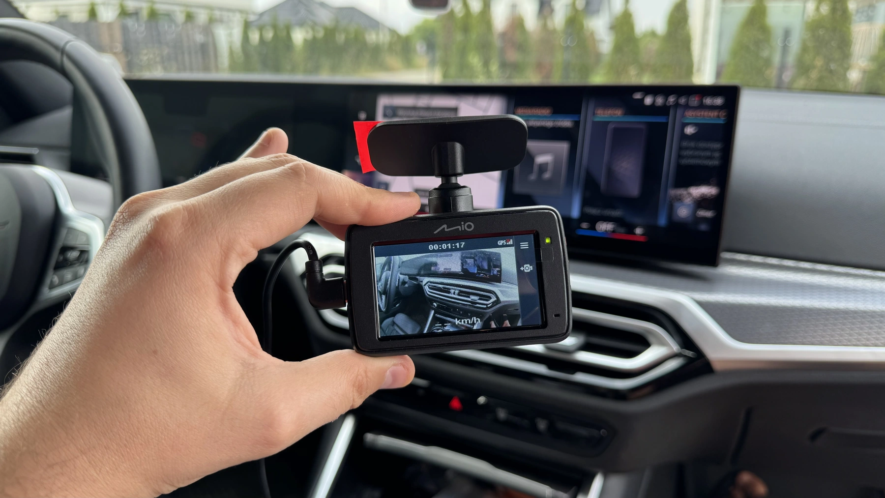 Recenzja Mio MiVue 803: Dobry rejestrator 2.5k za niewiele ponad 400 złotych