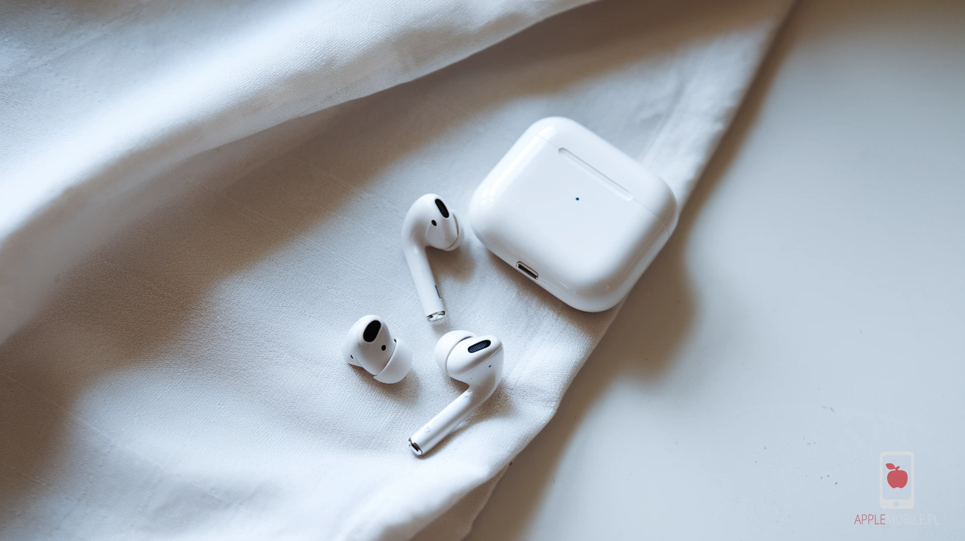 wyczyszczenie słuchawwk airpods cena i czas wykonania usługi airpods spa w Szczecinie