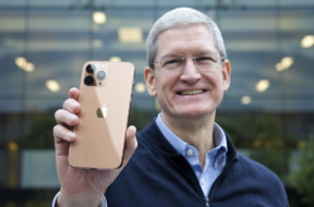 iphone 16 pro, tim cook prezentuje iphone 16 pro, co wiemy o nowym iphone 16 pro, przecieki iphone 16 pro,