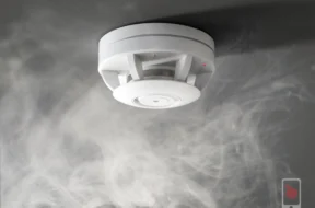 smoke-detector-ceiling-activate_jak przygotowac iphone do sprzedazy applemobile 180kb