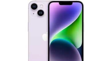 Firma Apple wycofała oficjalnie ze sprzedaży iPhone’y ze złączem Lightning