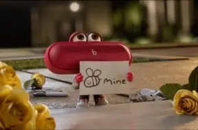 Dostępna reklama walentynkowa głośnika Beats Pill