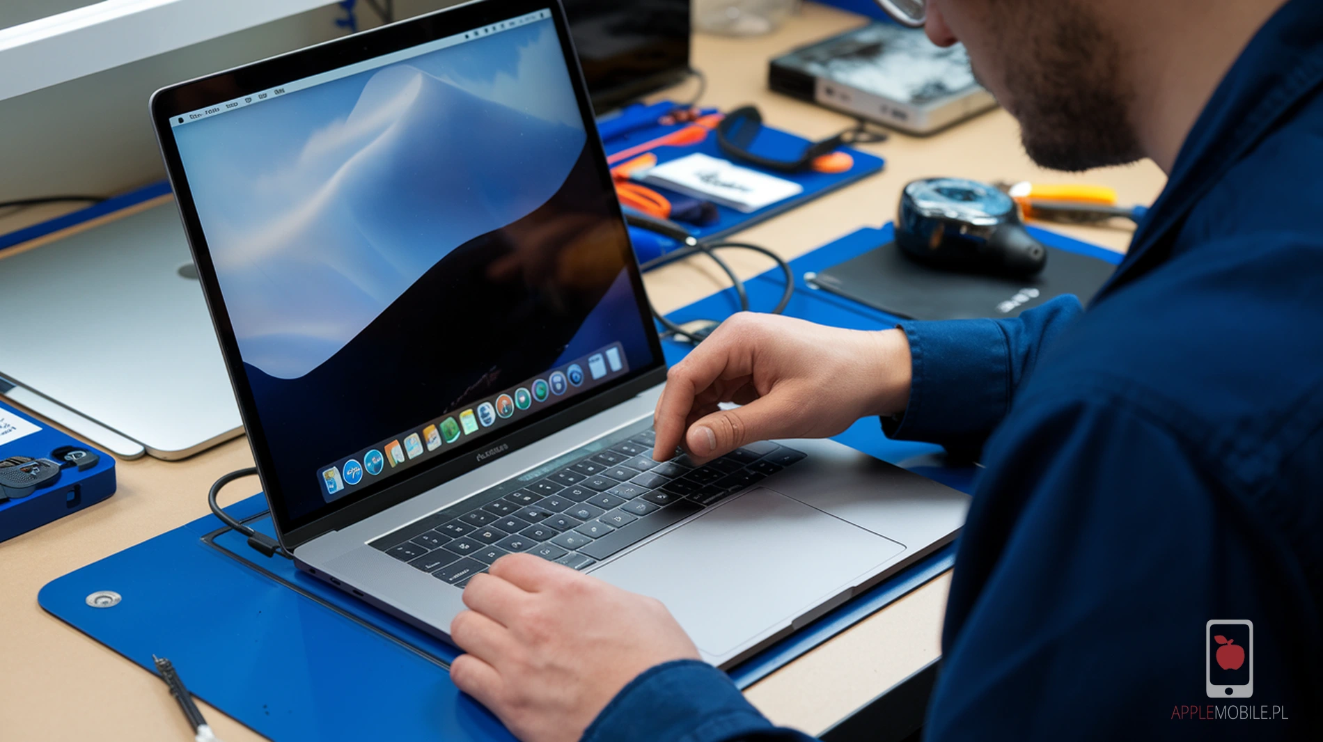 wymiana gładzika w komputerze mac