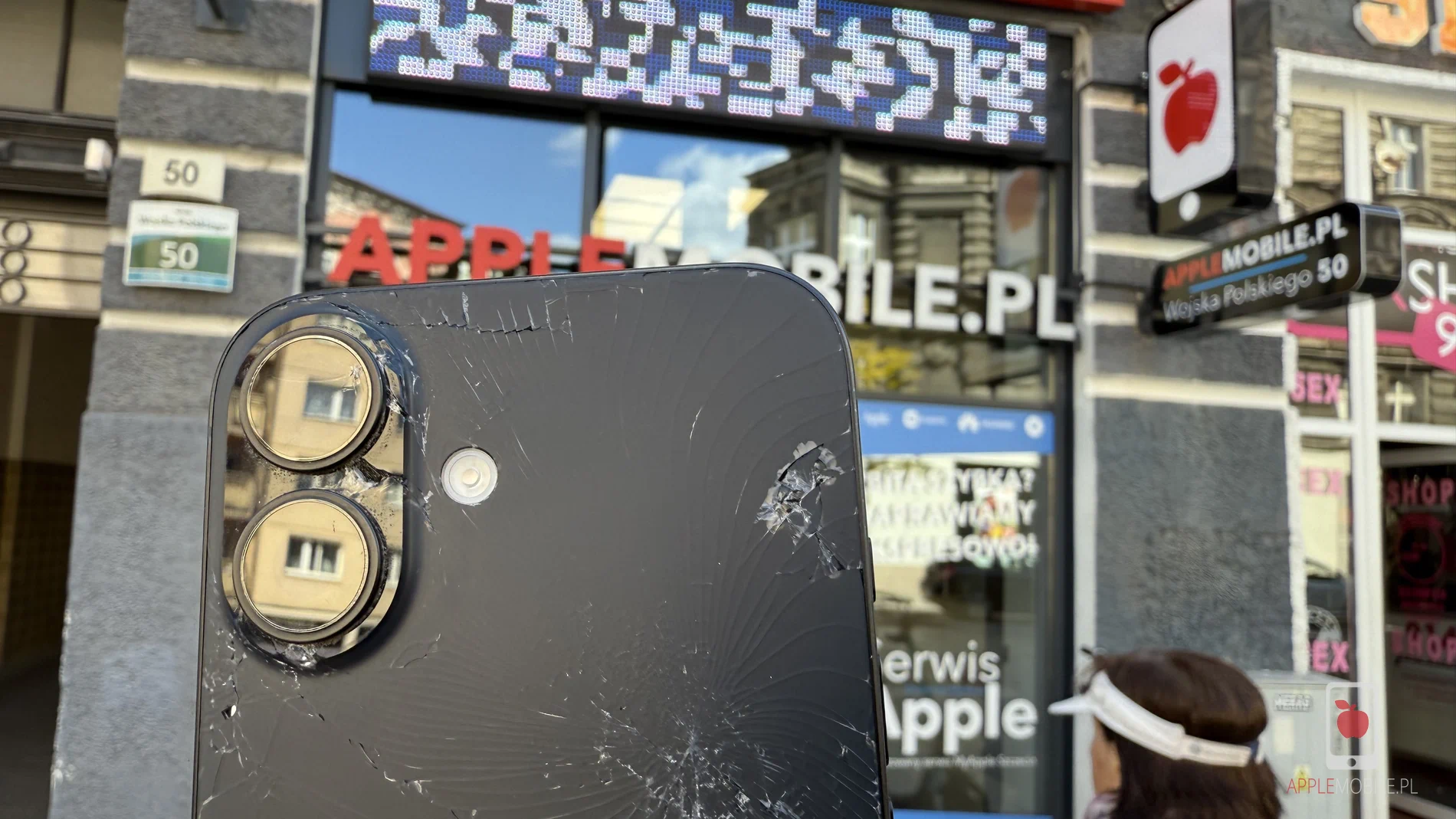 autoryzowany serwis my apple szczecin naprawia iphone 16 ze zbitą szybką
