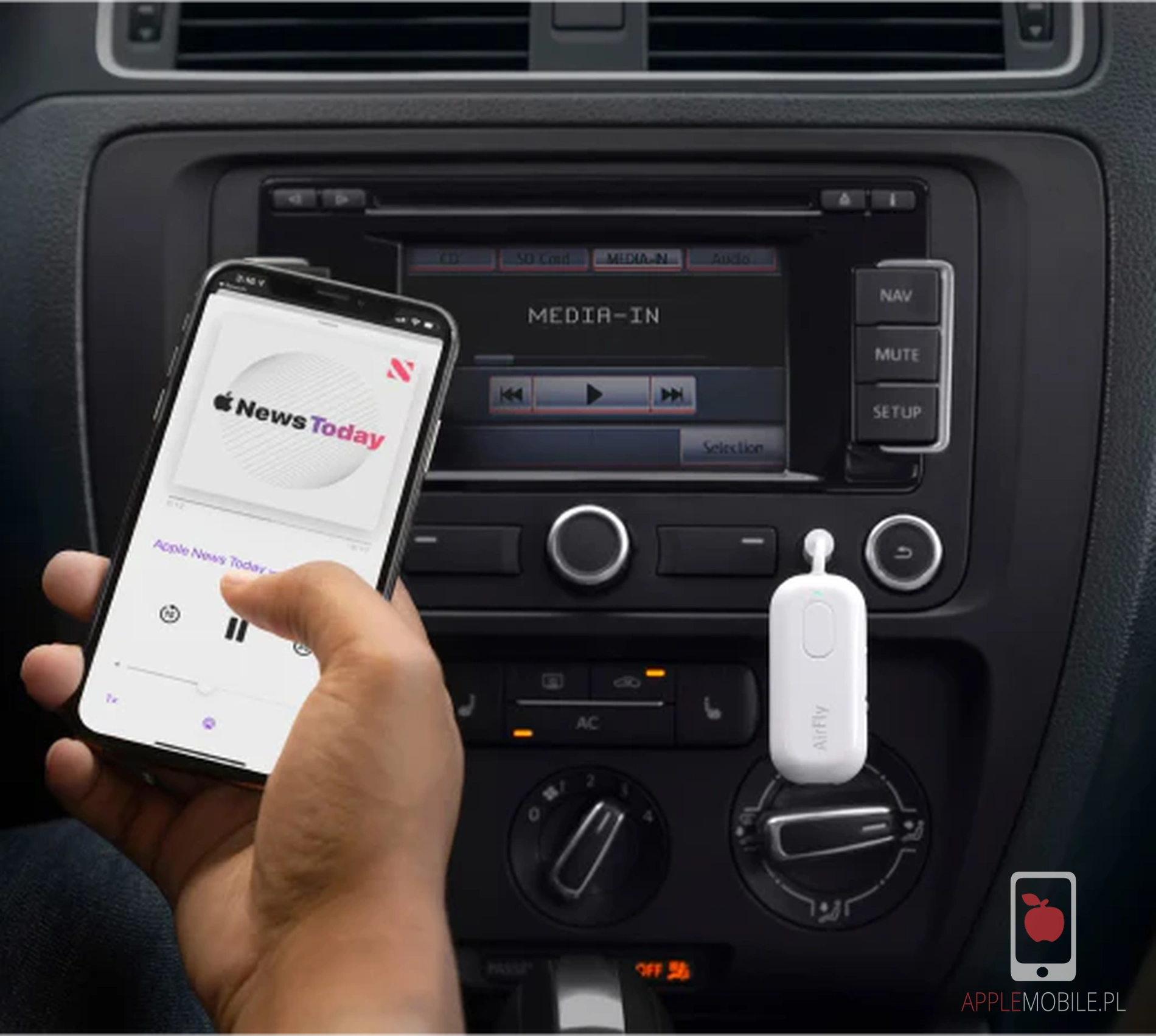 AirFly podłączony do AUX w samochodzie