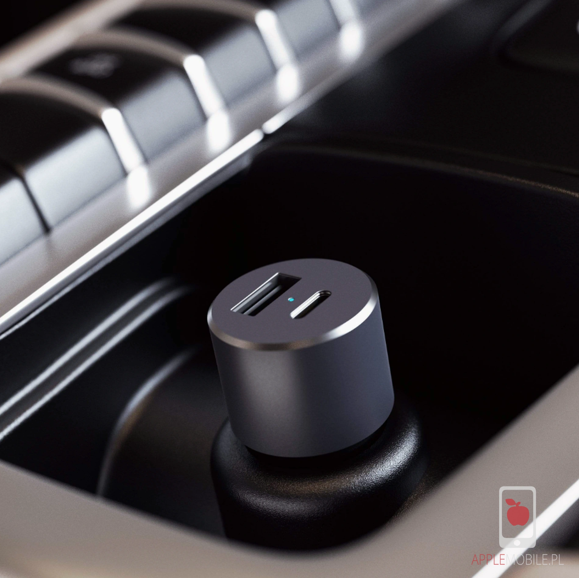 ładna szybka i solidna ładowarka samochodowa