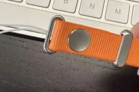 Pasek crossbody dla etui do iPhone’ów 17 ma tak wyglądać