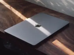 Uzywany-MacBook-Bilet-do-Swiata-Premium-za-Ulamek-Ceny.-Kompletny-i-Szczegolowy-Przewodnik-Zakupowy