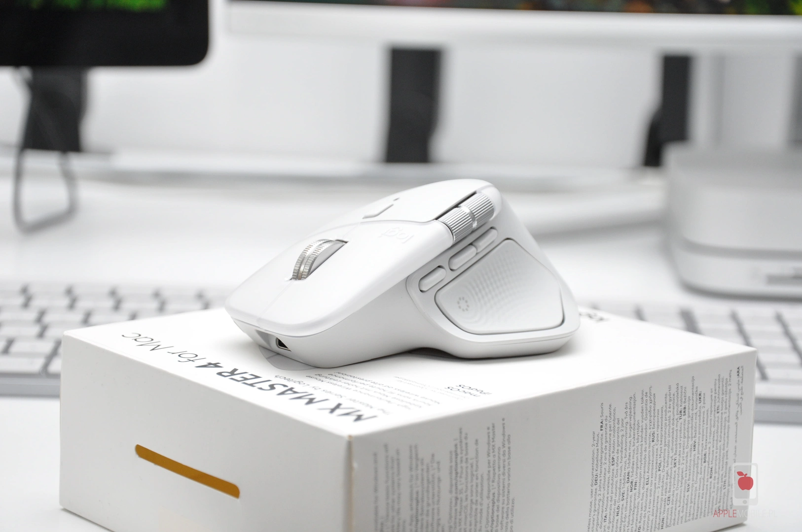 Zbliżenie na platformę haptyczną w myszce logitech