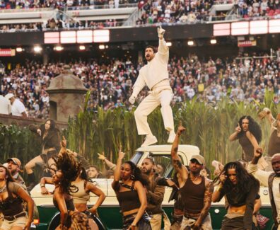 Największe hity Bad Bunny’ego podczas koncertu Apple Music w przerwie 60. finału Super Bowl